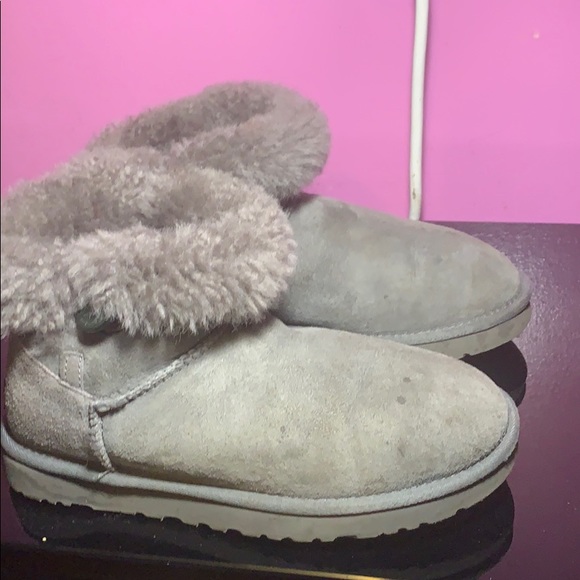 Grey Ugg Bailey Short, size 7 - Picture 4 of 9
